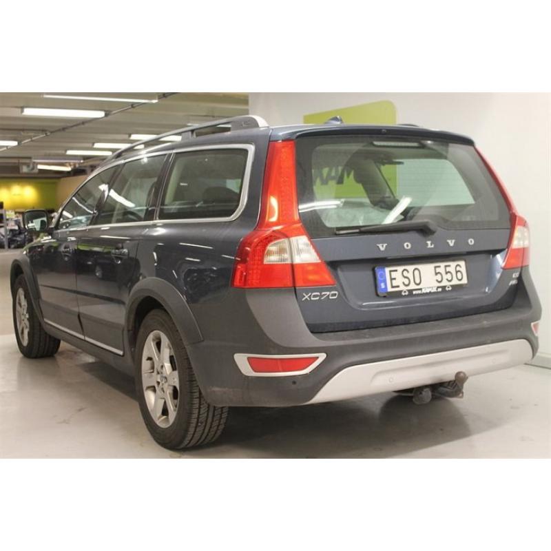 Volvo XC70 D5 AWD SUMMUM DIESELVÄRMARE FOUR-C -08