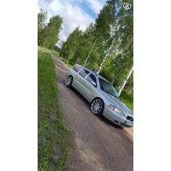 Volvo V70 D5 -05