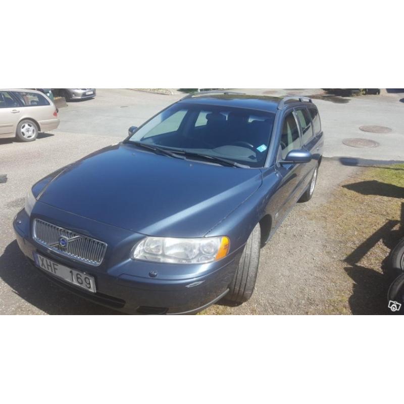 Volvo V70 2.4 -06