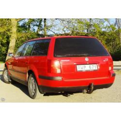 VW Passat 1,9TDI 4WD 3 mdr Garanti, 26500 mil -00