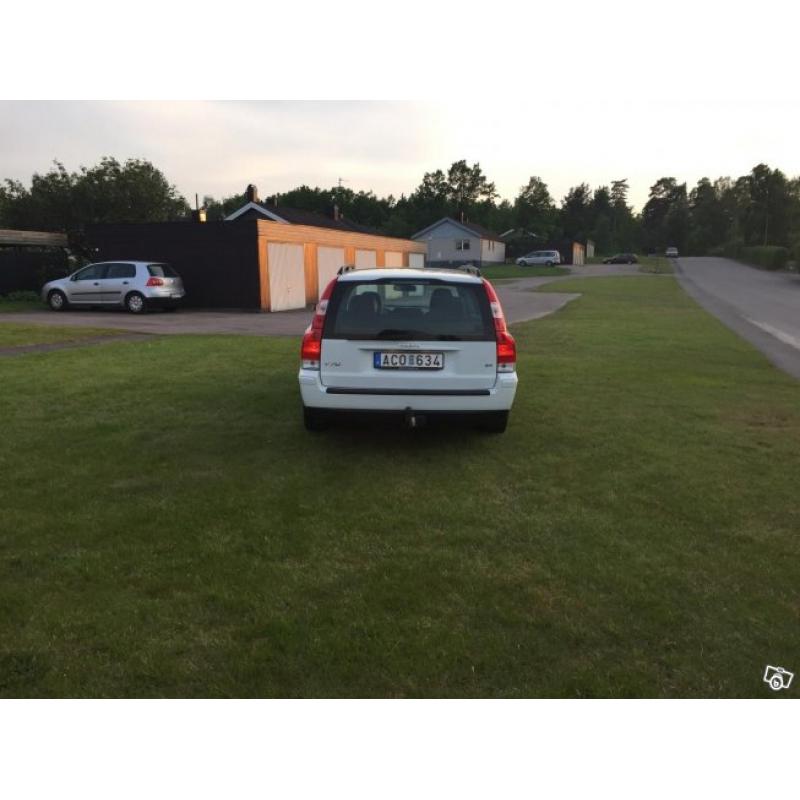 Volvo V 70, 2,4 -06