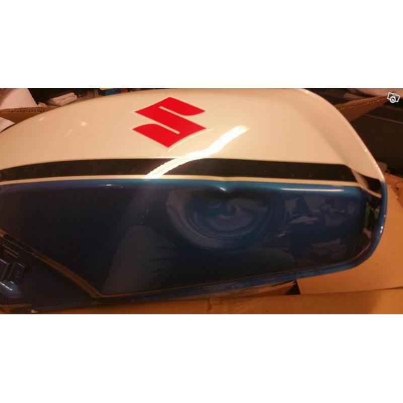 Suzuki gsx 750 es/EF 85 ny tank men liten buc