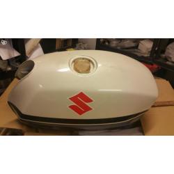 Suzuki gsx 750 es/EF 85 ny tank men liten buc