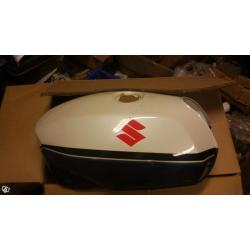 Suzuki gsx 750 es/EF 85 ny tank men liten buc