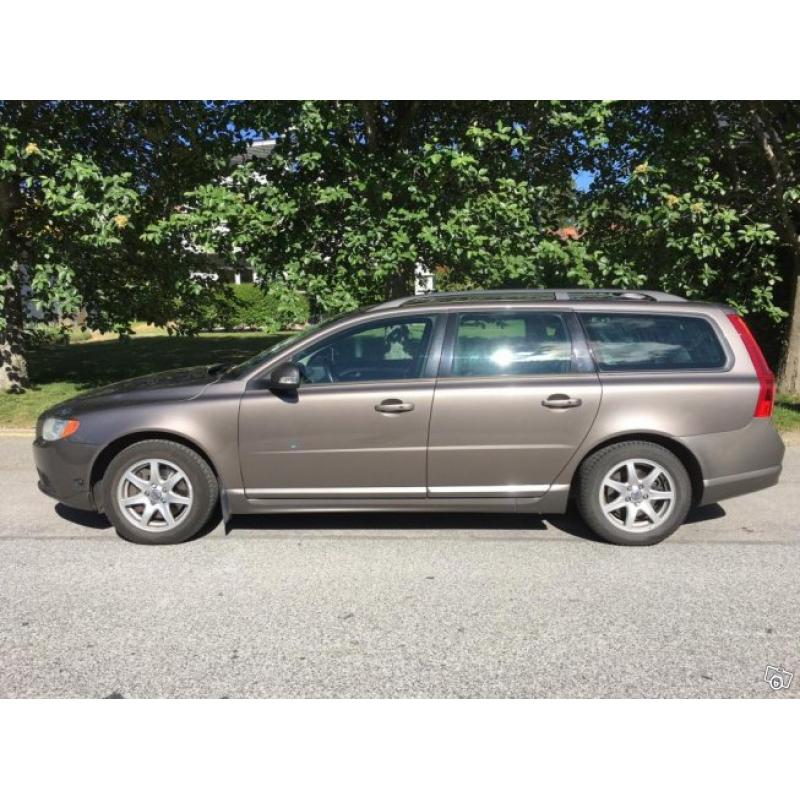 Volvo V70 2.5 FT 200 hk -09