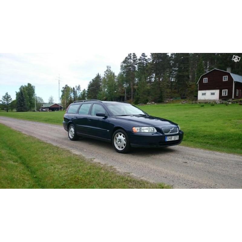 Volvo V70 D5 -06