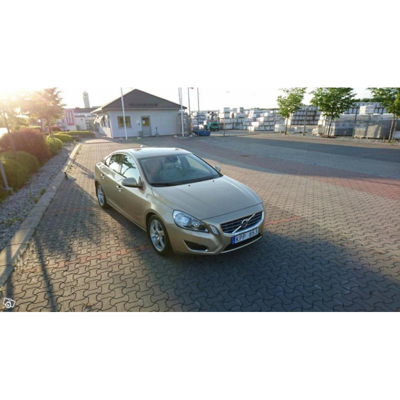 Volvo s60 D5 AWD Summum -11