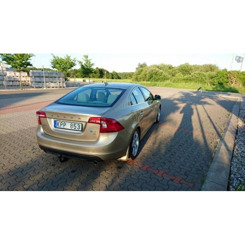 Volvo s60 D5 AWD Summum -11