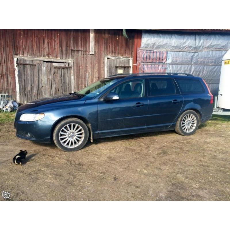 V70 d5 awd -08