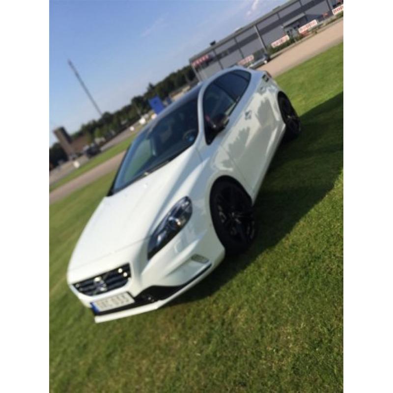 Volvo V40 T5 Carbon Edition -16