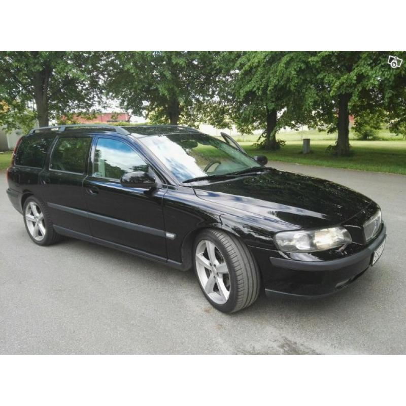 Volvo V70 2.4 (140hk) Nybesiktad / Drag -01