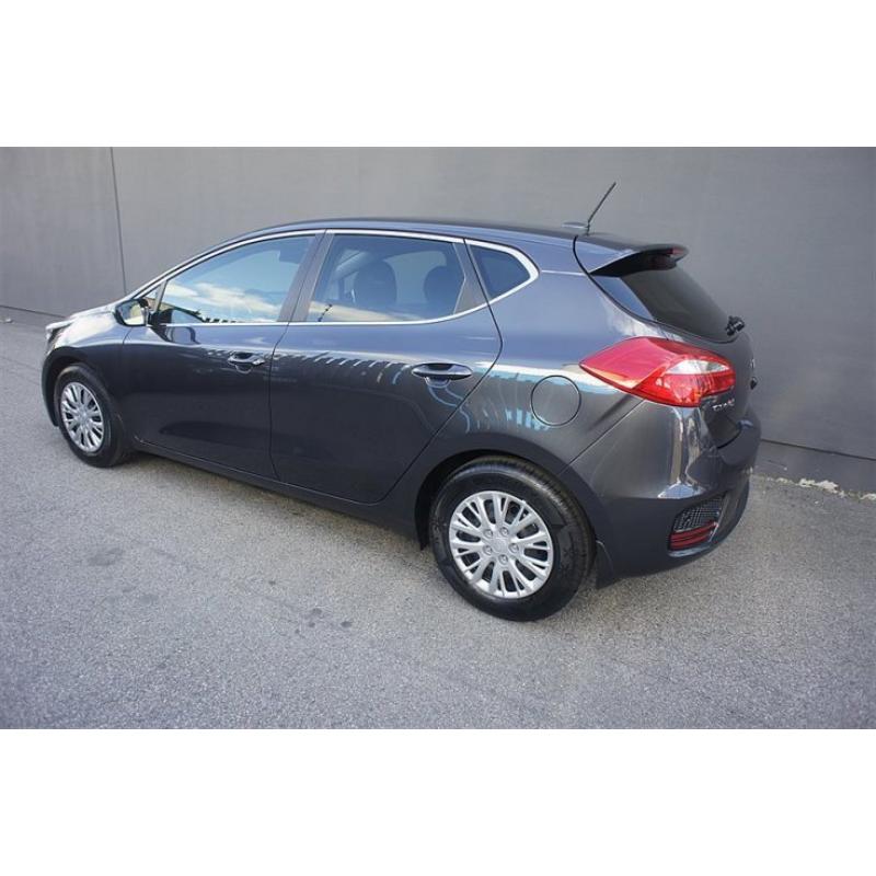 Kia Cee´d 1,6 CRDI Eco UEFA Edition / Miljöbi -16