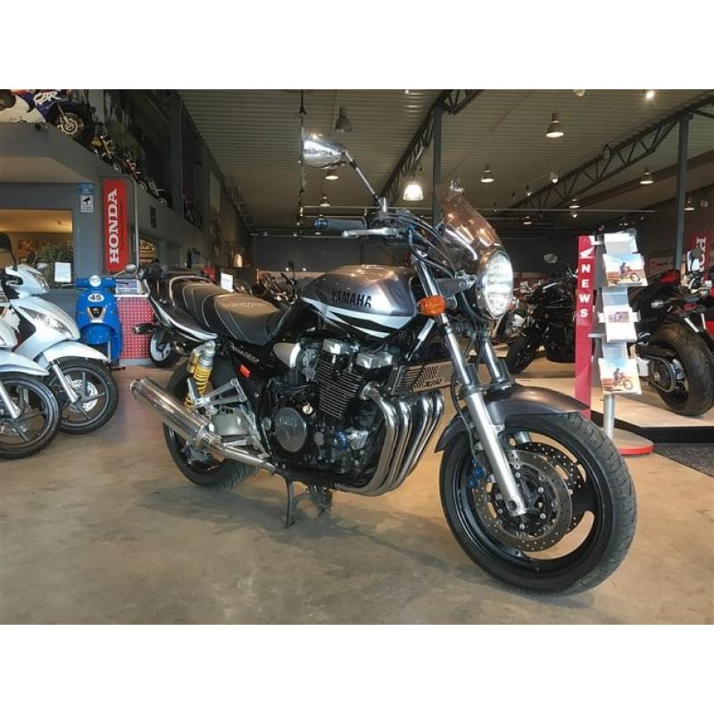 Yamaha XJR1300SP -02