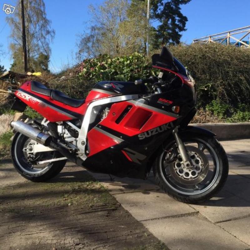 Suzuki GSX1100R -89