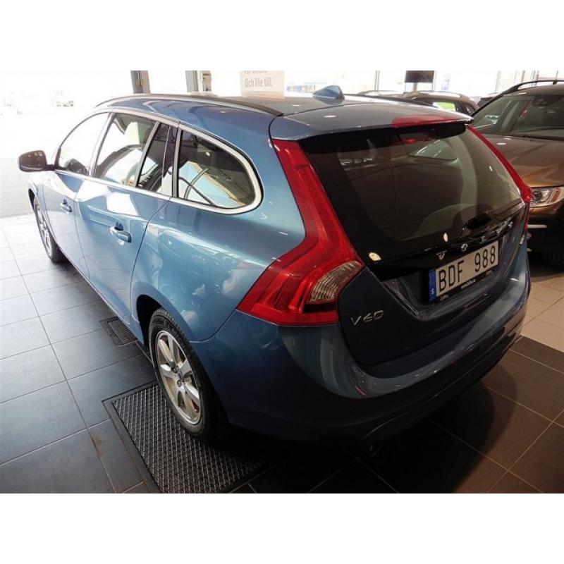 Volvo V60 D2 S/S Momentum -14