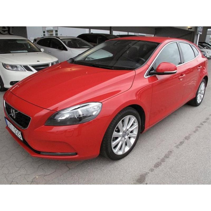 Volvo V40 D2 Momentum -14