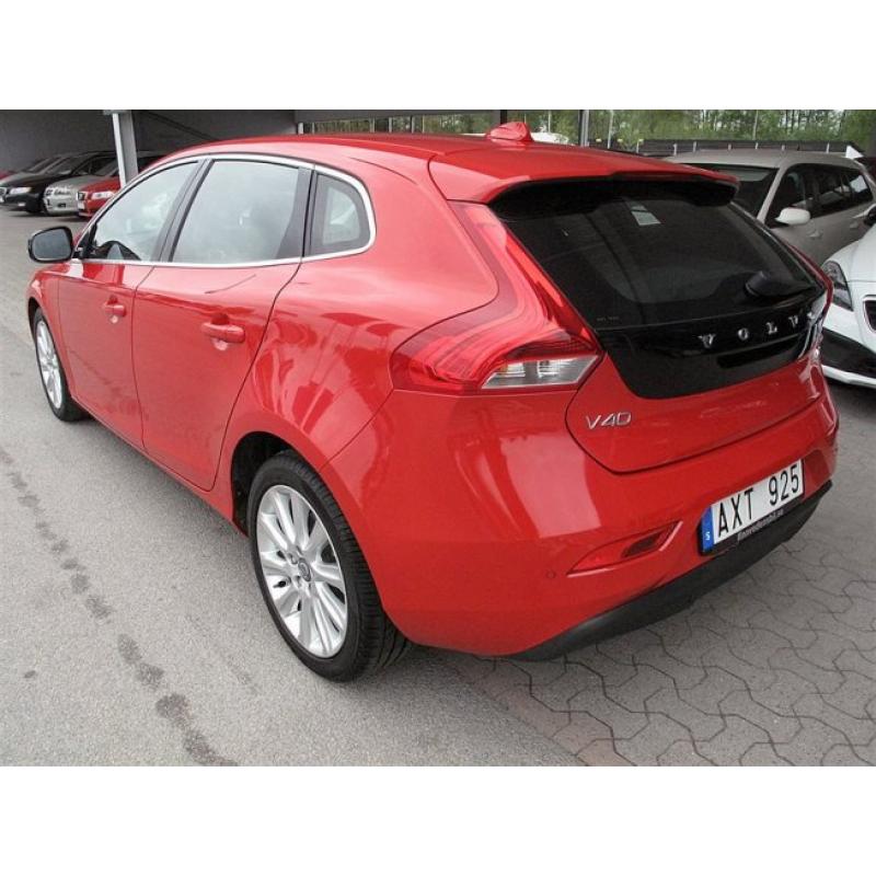 Volvo V40 D2 Momentum -14