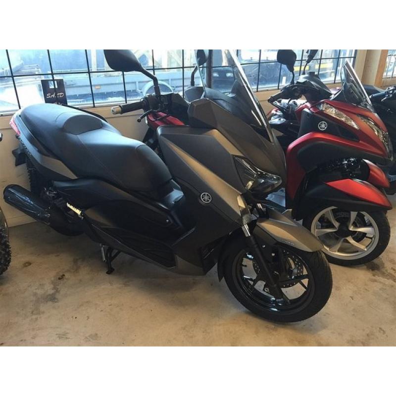 Yamaha X-MAX 250 ABS . -16