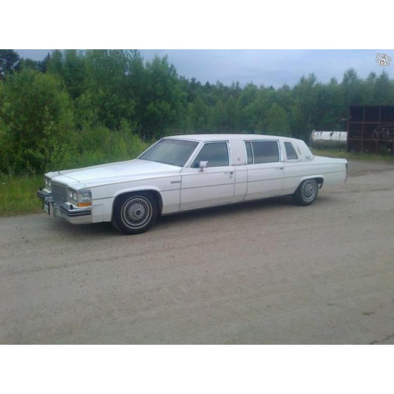 Cadillac Limousine -83