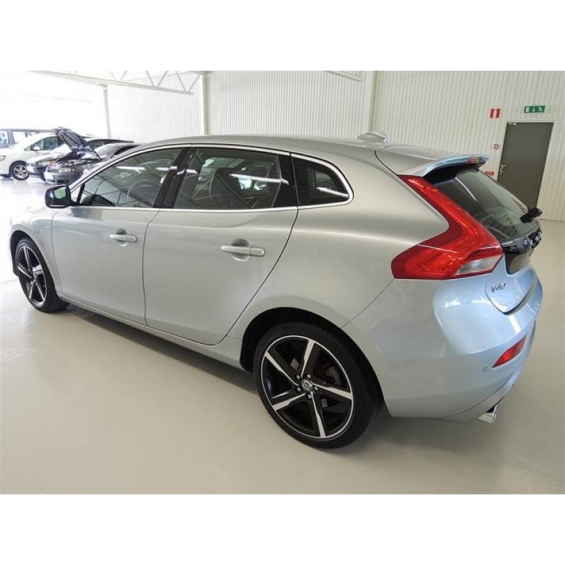 Volvo V40 177HK R Design Nav/DriverSupport -13