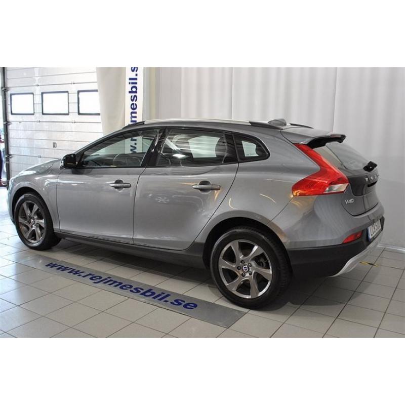 Volvo V40 Cross Country D2 Momentum Business -16