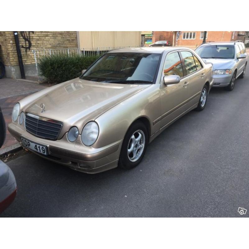 Mercedes Benz E200 Kompressor Lågmilare -01