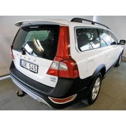 Volvo XC70 II D5 AWD Momentum -11