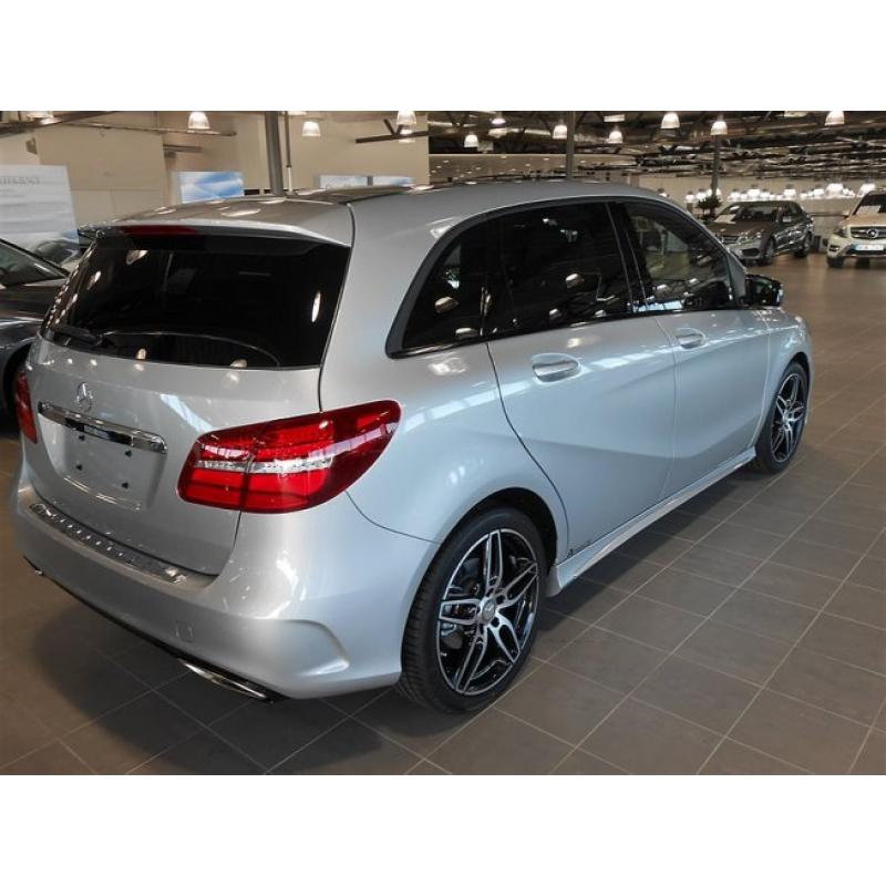 Mercedes-Benz B 180 AMG paket Panoramatak -16