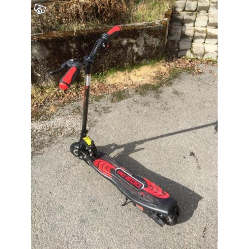 FYND El scooter, 250 W till pangpris