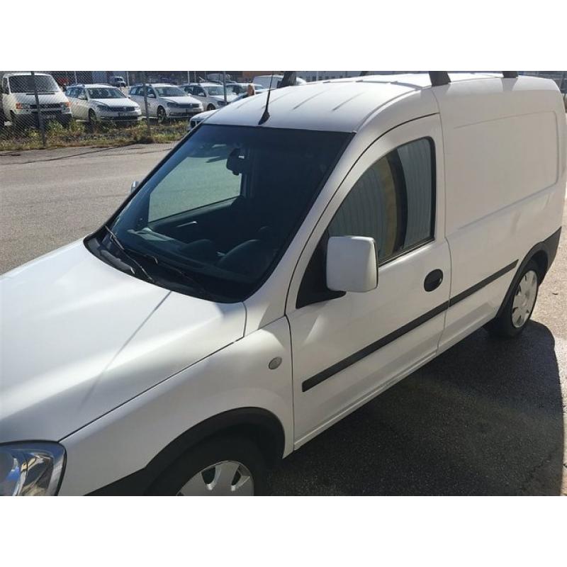 Opel Combo 4DSKÅP 1.6CNG -06