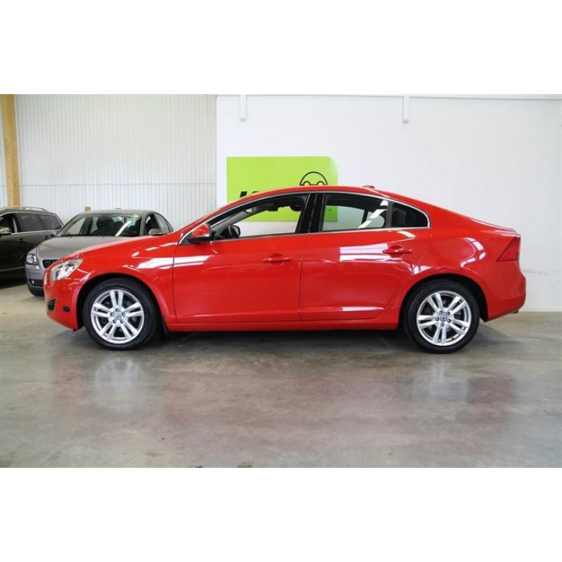 Volvo S60 T4F Momentum Dynamic Ed, M-Värm -12