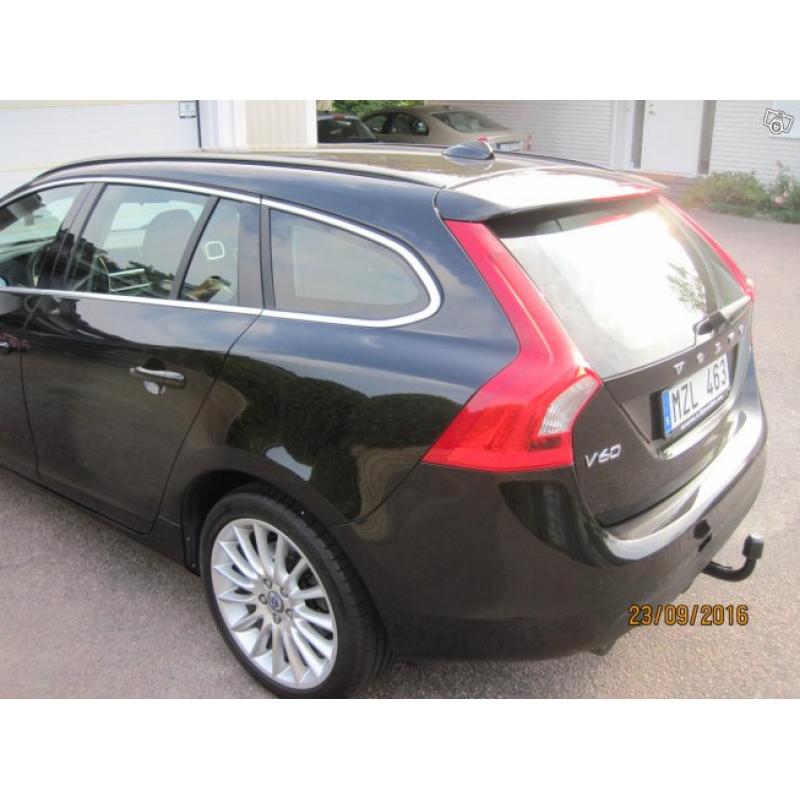 Volvo V60 D3 S/S Momentum -13