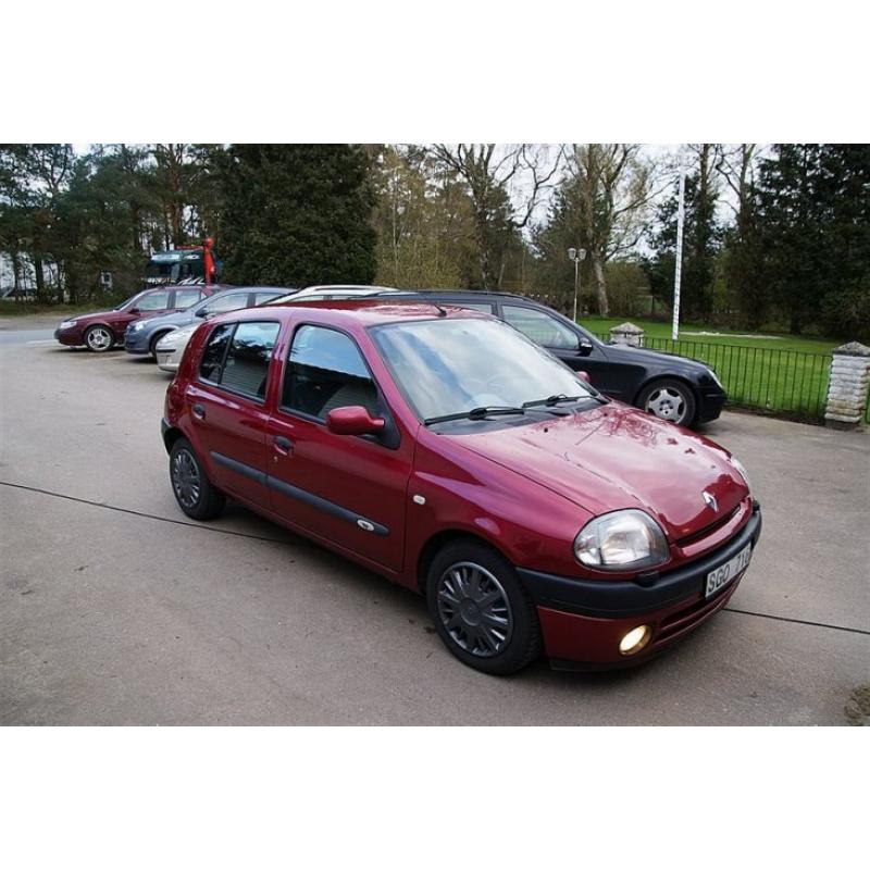 Renault Clio 1,4 -01