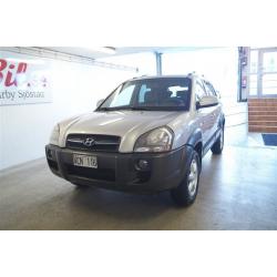 Hyundai Tucson 2.7 / AUTO / 4WD / SKINN -04