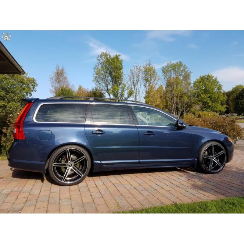 Volvo V70 D5 -12