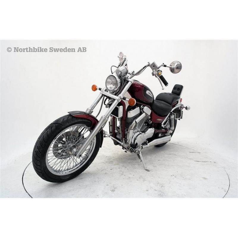 Suzuki VS1400 Intruder -97