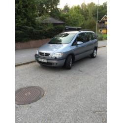 Opel Zafira 2,2 -03