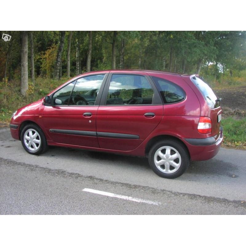 Renault scenic mycket välvårdad lågmilare OBS -01