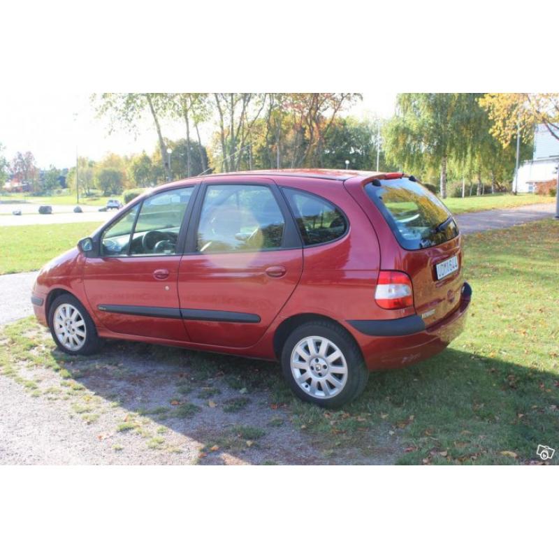 Renault Scenic 2.0 16v -03