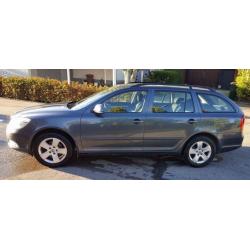 Välvårdad Skoda Octavia Combi 2.0 TDI -10