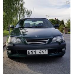 Toyota Avensis 2.0 -99