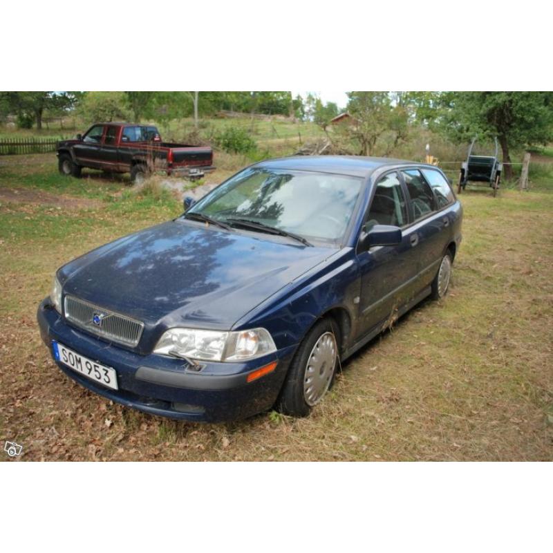 Volvo V40 -01