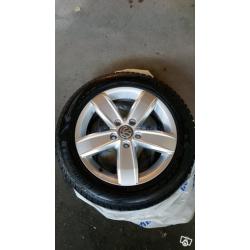 Original VW fälgar / Goodyear Året runt däck