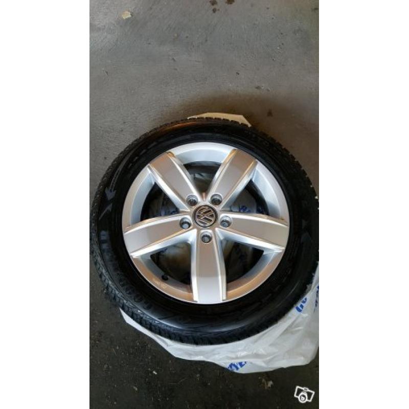 Original VW fälgar / Goodyear Året runt däck