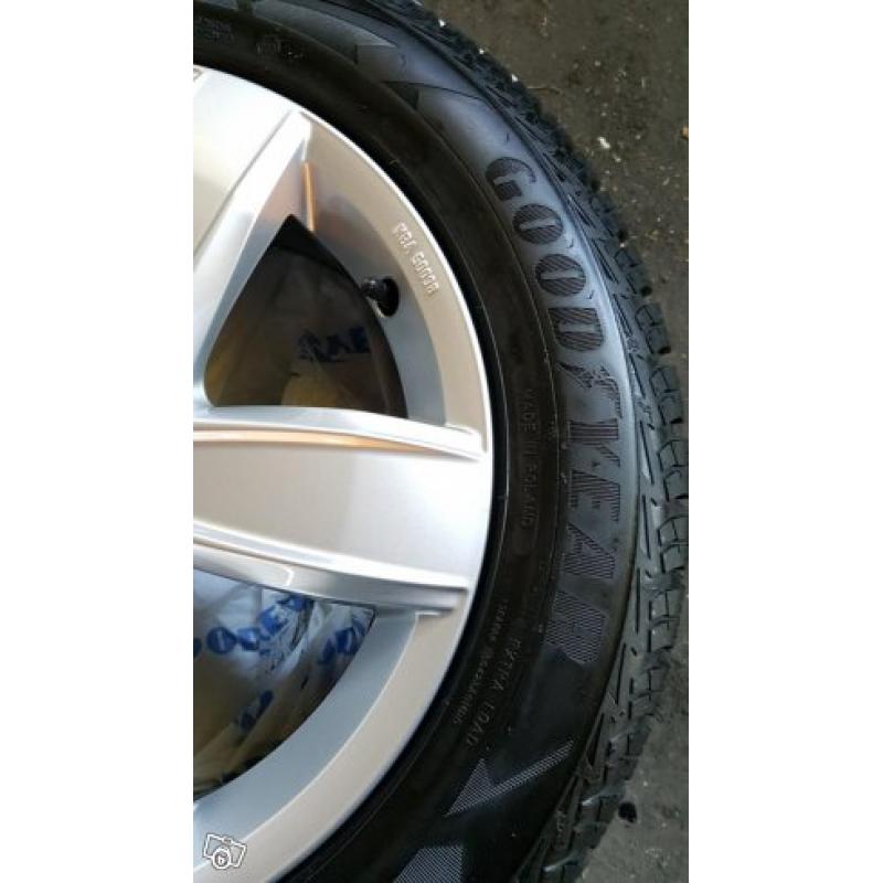 Original VW fälgar / Goodyear Året runt däck