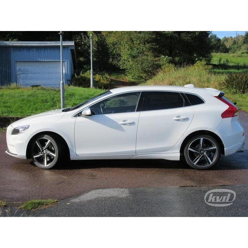 Volvo V40 D4 R-Design (Helläder+Backkamera+17 -13