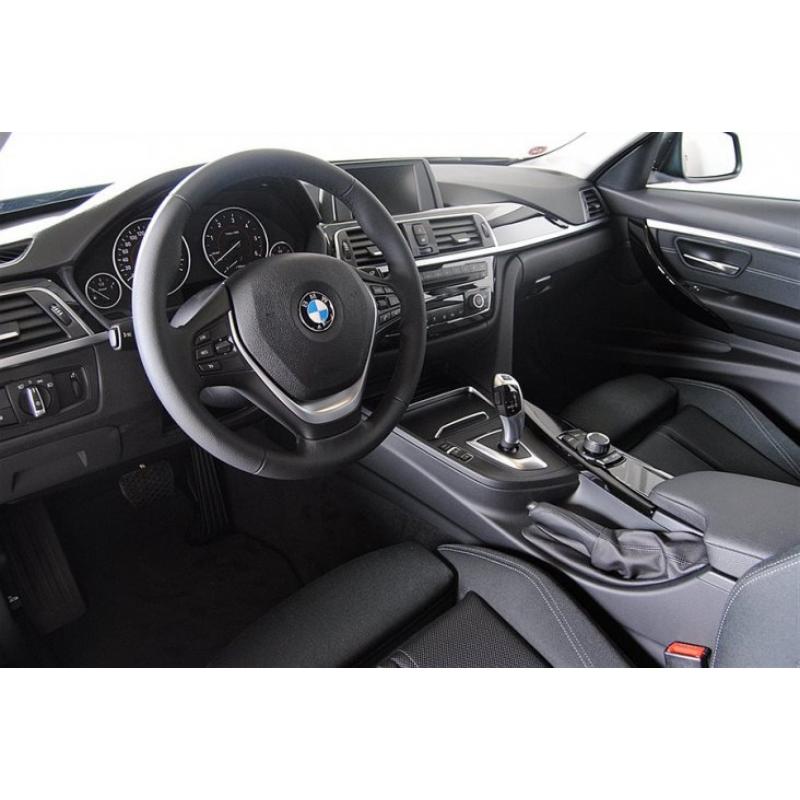 BMW 320 d xDrive Touring / Model Sport / Aut -17