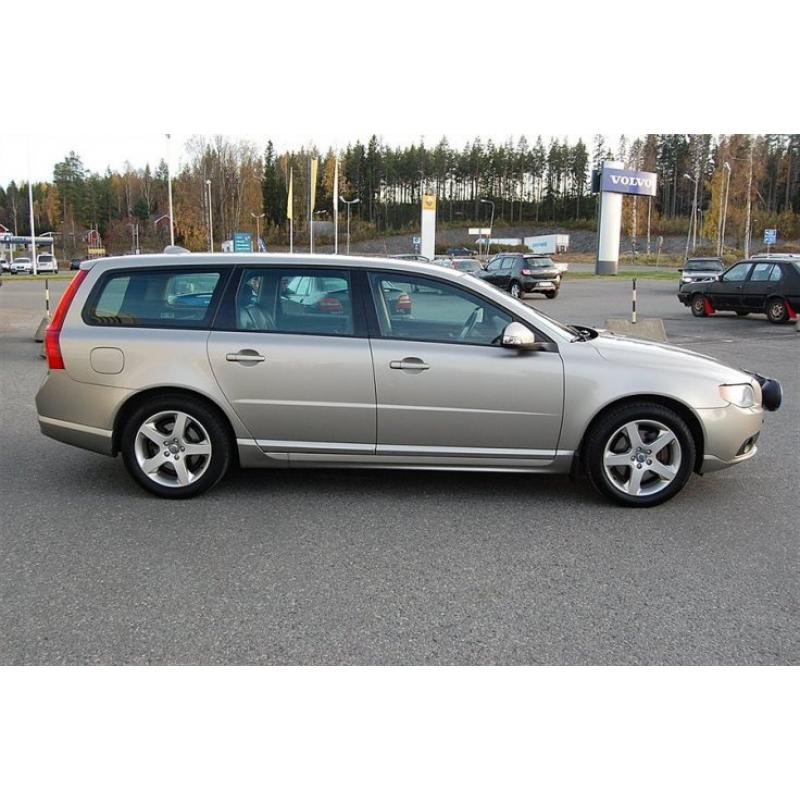 Volvo V70 D5 Momentum -08