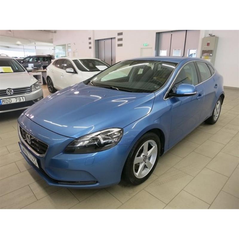 Volvo V40 D2 Momentum -15