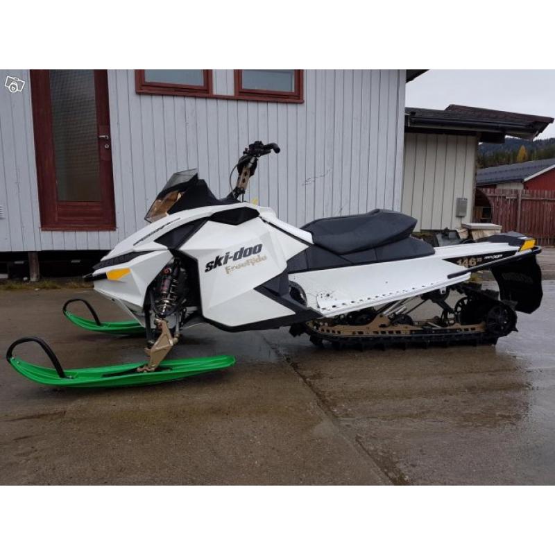 Ski Doo Freeride 146"